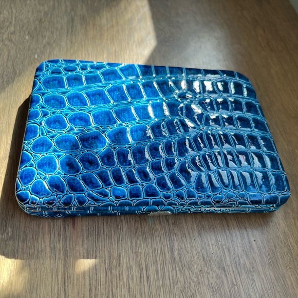 Beautiful blue faux croc wallet with silver clasp. - Picture 7 of 9